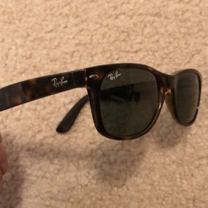 Ray ban tortoise original new wayfarer sunglasses